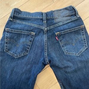 BRAND NEW W/O TAGS. LEVI 511 STRAIGHT LEG JEANS!!!